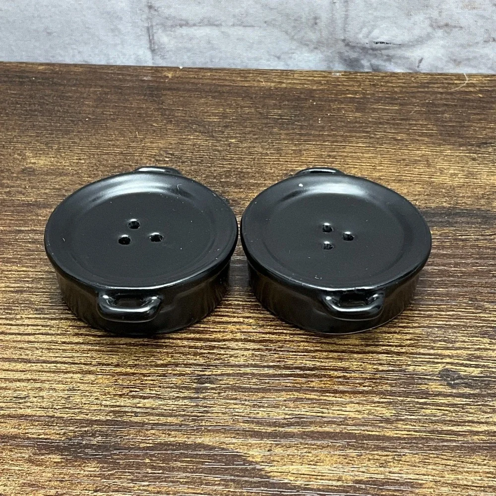 Vintage Stacking Dutch Oven Pot Salt & Pepper Shaker Set | Farmhouse Decor 1960'